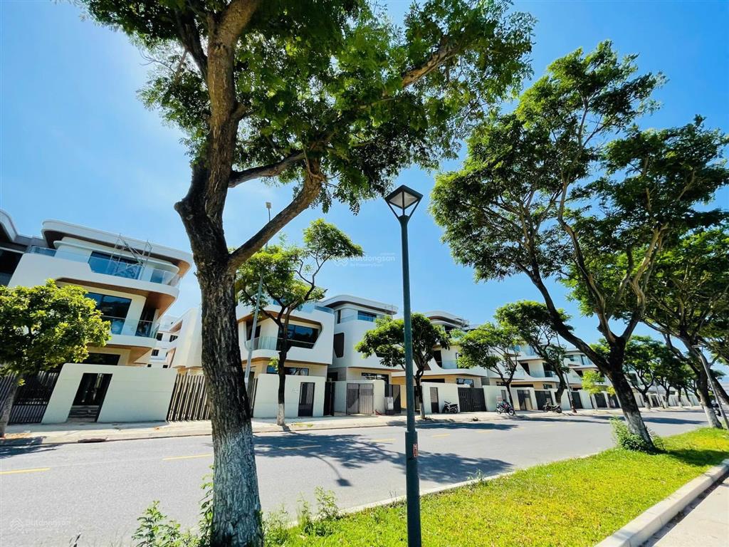 Khu shb  tuyên sơn duy nhất 1 căn liền kề 4 tầng + 1 tum dt 99m2, ngay khu downtown elysia đà nẵng