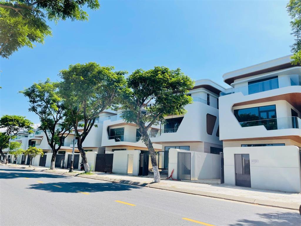 Khu shb  tuyên sơn duy nhất 1 căn liền kề 4 tầng + 1 tum dt 99m2, ngay khu downtown elysia đà nẵng