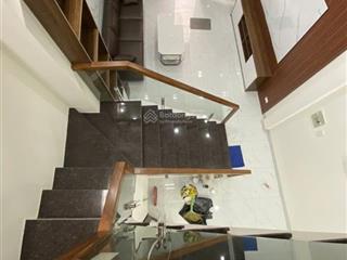 Bán gấp nhà 29,5m2, 5 tầng, 6,6 tỷ lê quý đôn, nguyễn trãi, hà đông