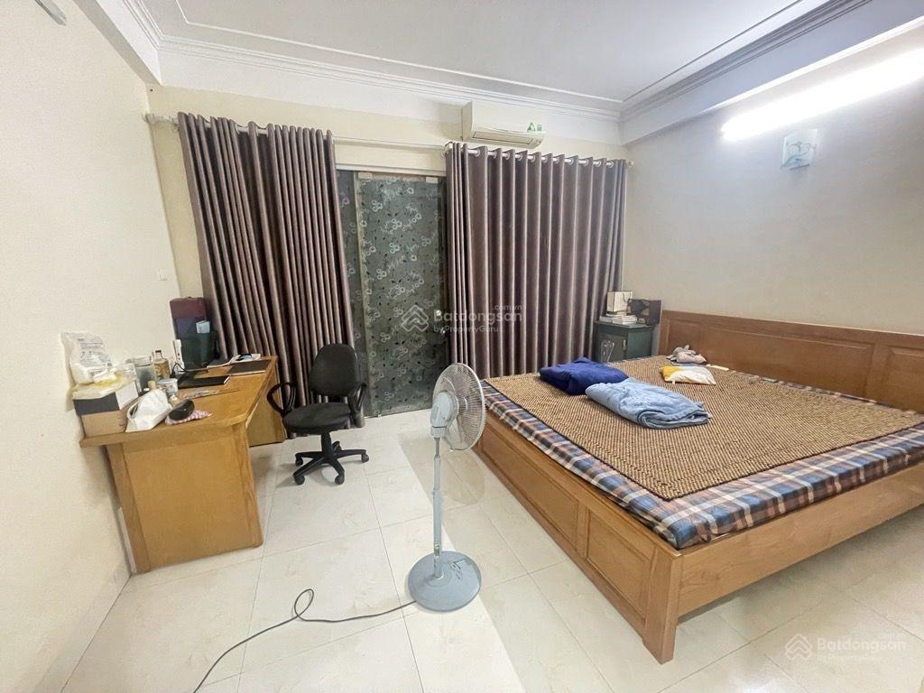 Bán nr đa sỹ 40m2, 5 tầng, giá 7.4 tỷ cách ô to 10m