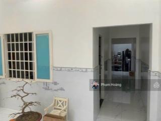 Chính chủ gửi bán nhà cấp 4  sổ hồng riêng  dt 70m2 giá 2.8 tỷ tl nhe trung tâm phường dĩ an hcm