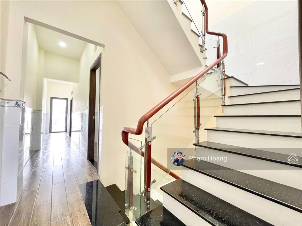 Nhà mặt tiền bùi t cội 1 trệt 2 tầng lầu hoàn công dt 82m2  dt sàn 150m2 buôn bán kinh doanh 5,5t
