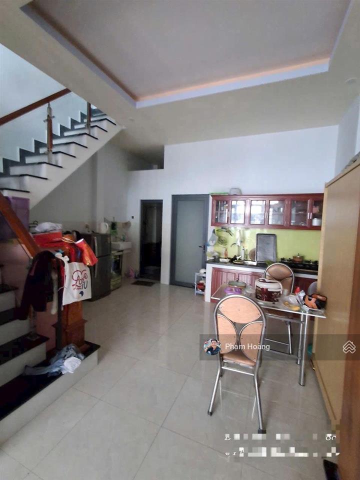 Chính chủ gửi bán căn nhà trệt lầu 3pn dt 100m2 cách chợ 100m gần đường lý thường kiệt dĩ an hcm