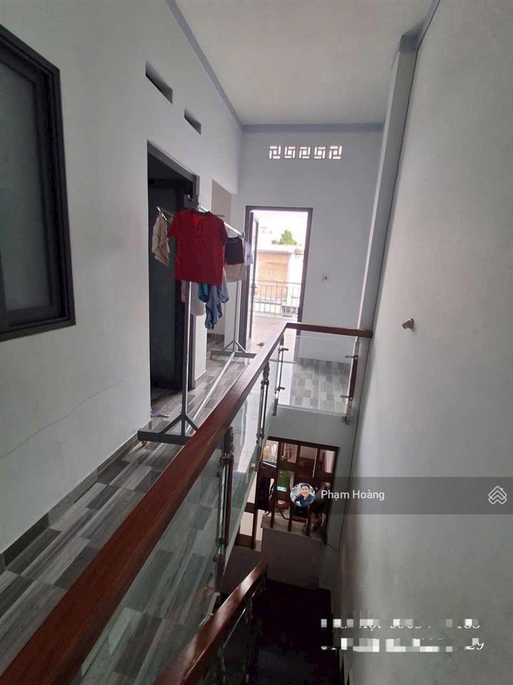Chính chủ gửi bán căn nhà trệt lầu 3pn dt 100m2 cách chợ 100m gần đường lý thường kiệt dĩ an hcm