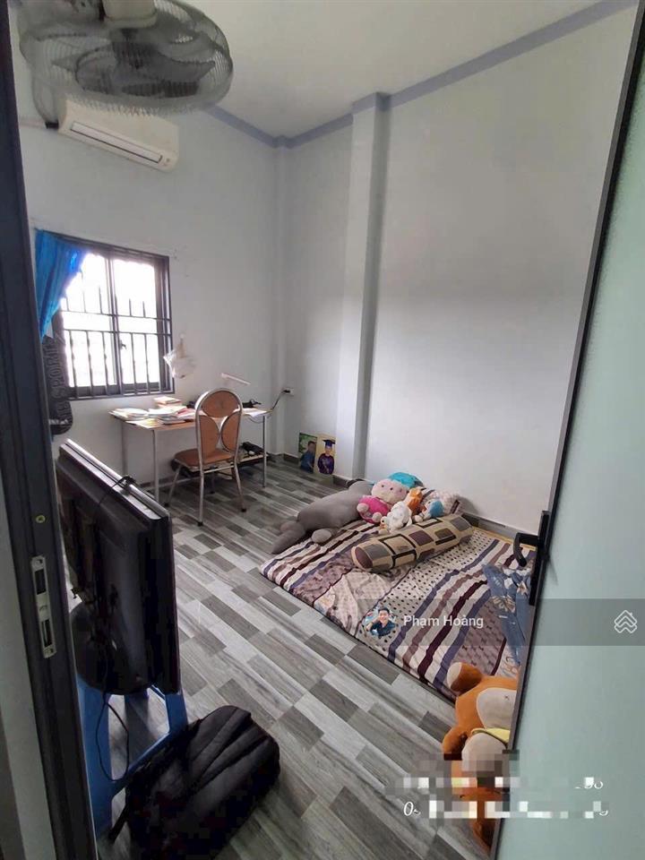 Chính chủ gửi bán căn nhà trệt lầu 3pn dt 100m2 cách chợ 100m gần đường lý thường kiệt dĩ an hcm