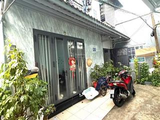 Bán nhà nở hậu  hẻm thẳng không quẹo  gần sát mặt tiền đường.