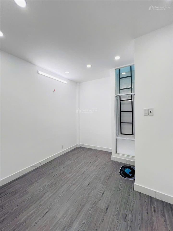 Bán nhà đẹp mặt tiền hẻm  kinh doanh buôn bán  xe hơi đến cửa.