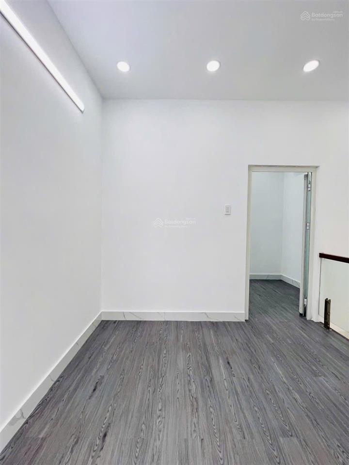 Bán nhà đẹp mặt tiền hẻm  kinh doanh buôn bán  xe hơi đến cửa.