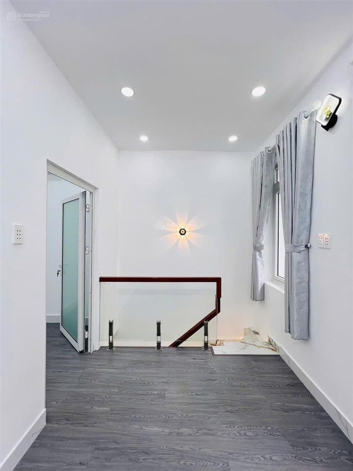 Bán nhà đẹp mặt tiền hẻm  kinh doanh buôn bán  xe hơi đến cửa.