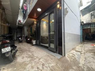 Bán nhà căn góc  sát hẻm xe hơi  vị trí đắc địa  quận 7