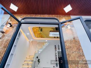Bán nhà đẹp sổ hồng riêng dsh 4 căn  30m2  trần văn khánh  quận 7