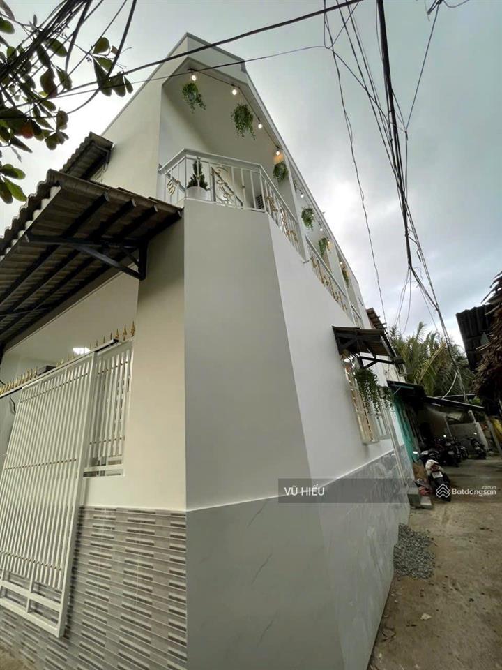 Bán nhà đẹp căn góc  5.5x10m  đường chuyên dùng 9  quận 7