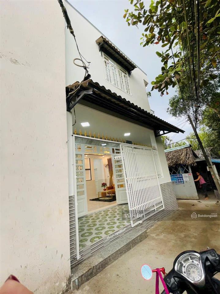 Bán nhà đẹp căn góc  5.5x10m  đường chuyên dùng 9  quận 7