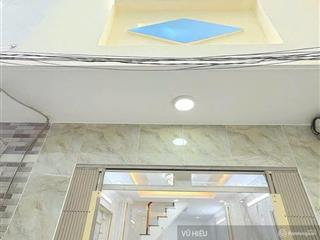 Bán nhà đẹp 2 lầu cách hẻm xe hơi chỉ vài bước chân  tt.nhà bè.