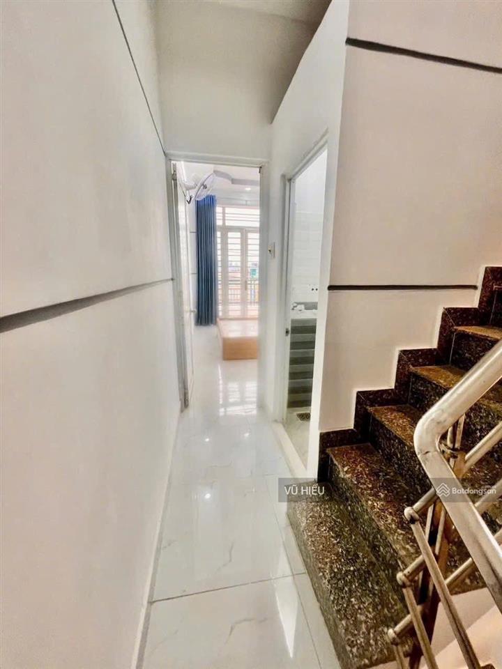 Bán nhà mặt tiền hẻm xe hơi  4 tầng  tt.nhà bè.