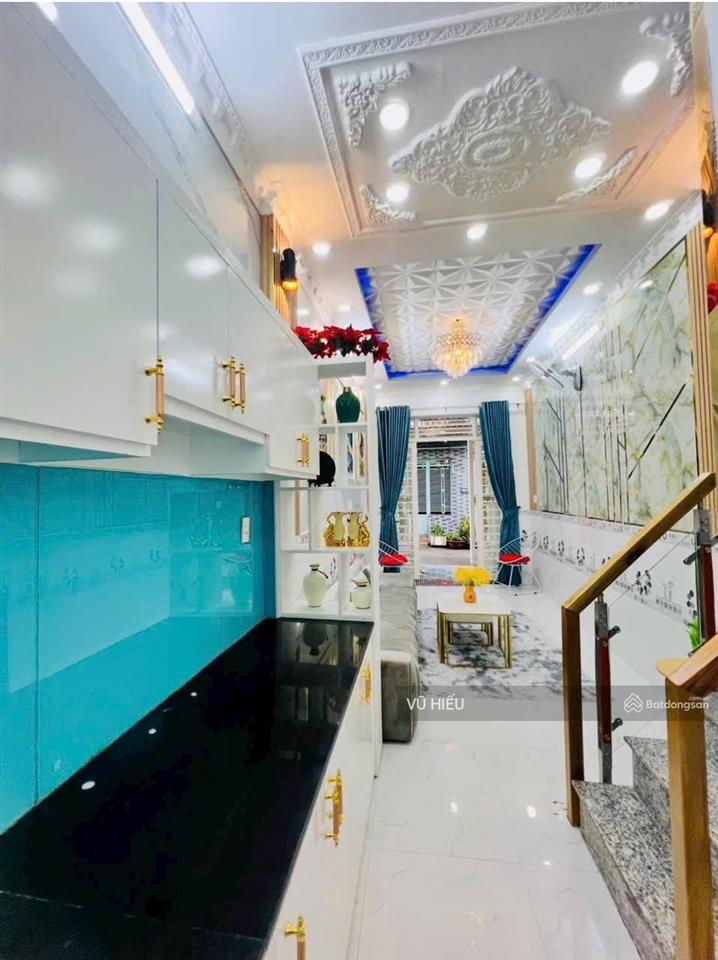 Bán nhà mặt tiền hẻm xe hơi  4 tầng  tt.nhà bè.