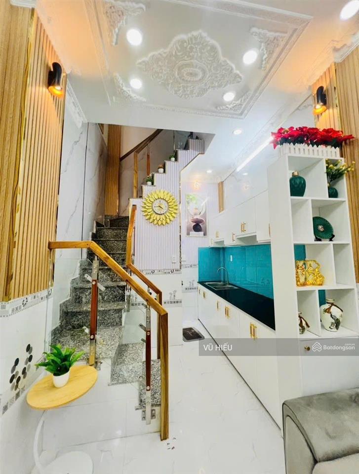 Bán nhà mặt tiền hẻm xe hơi  4 tầng  tt.nhà bè.