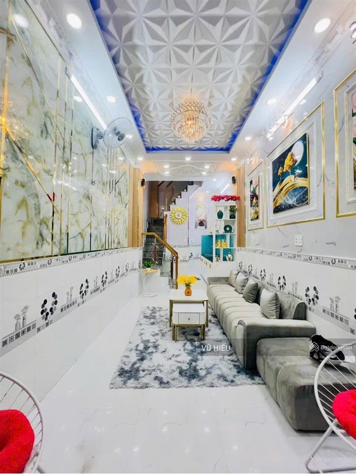 Bán nhà mặt tiền hẻm xe hơi  4 tầng  tt.nhà bè.