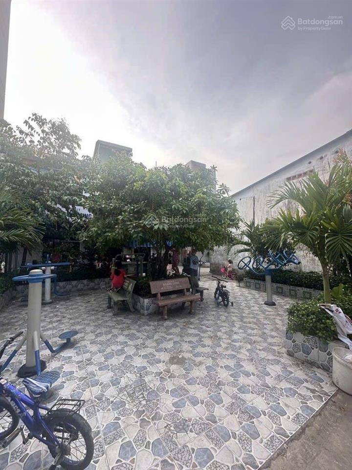 Nhà hai mtkd trước sau  ngay chợ vạn hạnh bà điểmhóc môn 5x10m  2 tầng  giá 4.1 tỷ