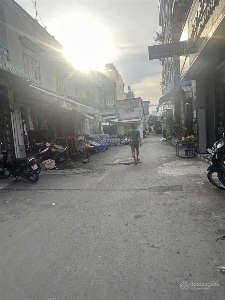 Nhà hai mtkd trước sau  ngay chợ vạn hạnh bà điểmhóc môn 5x10m  2 tầng  giá 4.1 tỷ