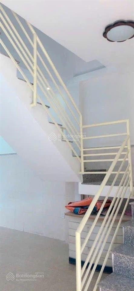 Nhà hai mtkd trước sau  ngay chợ vạn hạnh bà điểmhóc môn 5x10m  2 tầng  giá 4.1 tỷ