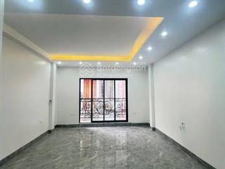 Nguyễn đình hoàn  6 tầng thang máy  gara ô tô  17,8 tỷ