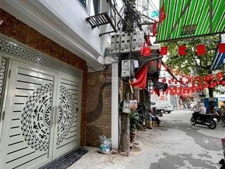 Vip cầu giấy  6 tầng thang máy  65m2  nhà mới tinh  ô tô đỗ cổng  dòng tiền trên 850tr