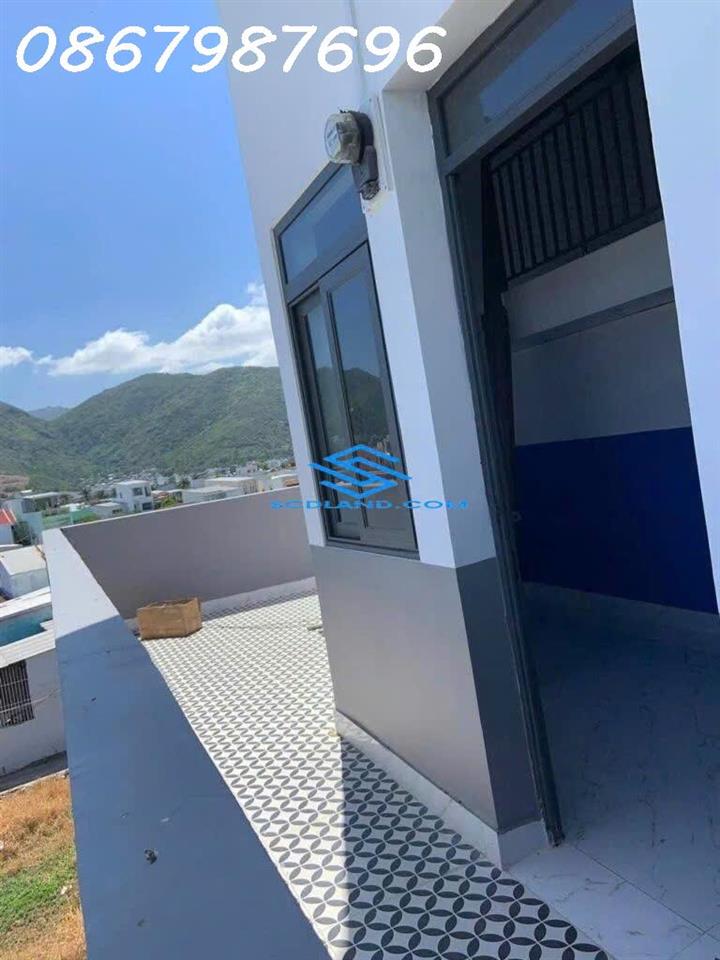 BÁN GẤP! NHÀ PHỐ 4 TẦNG 13 PHÒNG KINH DOANH, ĐANG HỢP ĐỒNG THUÊ DÒNG TIỀN ỔN ĐỊNH – VĨNH