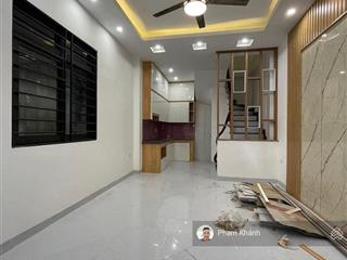 Nhà mới  35m2 5 tầng  2 mặt thoáng ngõ 4m  ô tô đỗ cổng . 4,0x tỷ còn tl