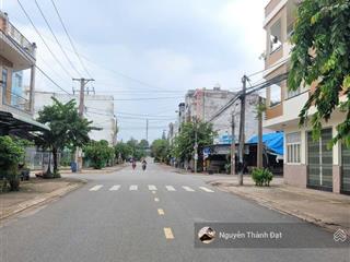 Bán đất đẹp 300m2 giá 660 triệu đối diện chơn thành plaza , thích hợp để đầu tư , shr