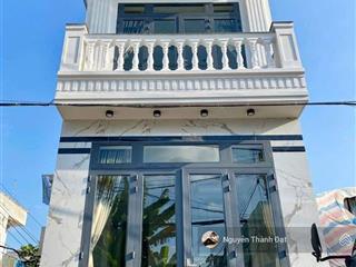 Bán gấp nhà đẹp 70m2 gần chợ bình hưng hòa, đang cho thuê 8tr/tháng, shr