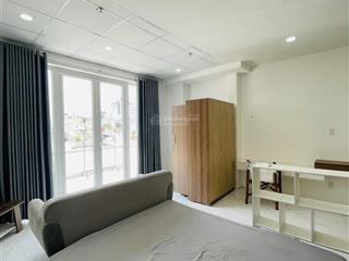 Căn hộ ban công siêu rộng  view đẹp  thang máy máy giặt riêng đ. đề thám ngay cầu ông lãnh