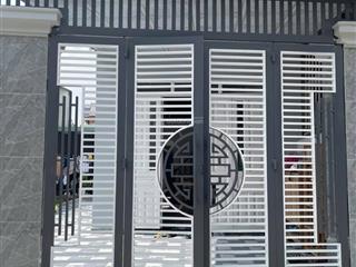 Nhà đẹp ngang 9m sát làng đại học quốc gia tphcm. p đông hoà tp dĩ an đường nhựa 9m