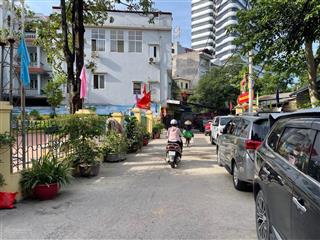 Bán nhà mới xuân đỉnh 40m6 tầng thang máy , ô tô đỗ , phân lô , trước nhà 3m5 , sát phố kinh doanh