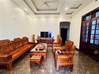 Tôi bán nhà xuân đỉnh 140m2, mặt tiền 8m, ô tô vào nhà, ngõ rộng, cạnh đại sứ quán, sát mặt phố