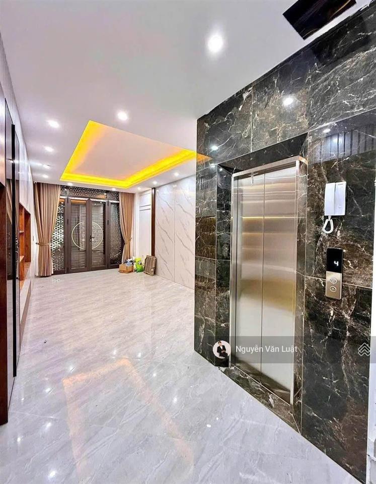 Siêu phẩm xuân đỉnh 40m,6 tầng , thang máy , ô tô đỗ cửa , ngõ rộng , sát phố ,cạnh ngoại giao đoàn