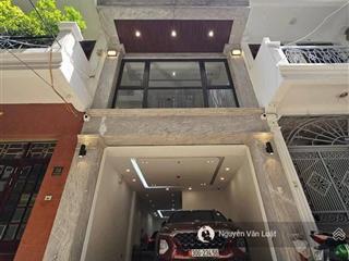 Chủ quân đội gửi bán nhà phùng chí kiên 85m2 ô tô tránh , gara 2 ô tô , trước nhà 9m , phân lô vip