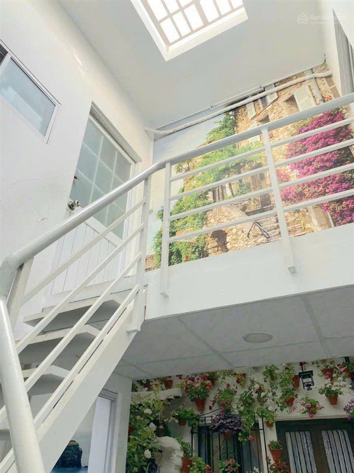 Chính chủ trang bìa bán nhà tôn đản 92m2 chỉ 5,75 tỷ khu dân cư hiện hữu lô nhì hẻm 4m bank vay 4,5