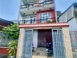 Bán nhà ngay go dĩ an, dt 105m2  ngang 7m, 8pn + 9wc, ôtô ngủ nhà, hoàn công đủ, rẻ nhất khu vực