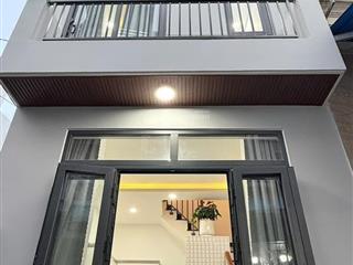 Bán gấp nhà đẹp bến vân đồn  q4  44,68m2 (ctl) giá 2 tỷ580 triệu. sổ riêng sang tên ngay