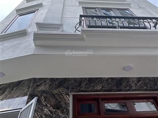 Chỉ hơn 6 tỷ (mua ở hay đầu tư cho thuê cực hợp lý) ngã tư nhổn, gần đường 3.5. dt 45m2 5t lô góc