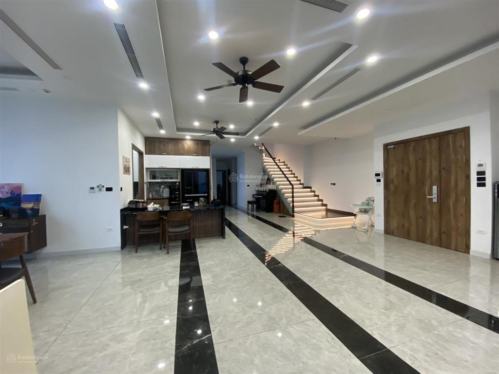Tôi chuyển nhà cần bán gấp căn 193m rất rộng và yên tĩnh nhà cực lộc tại the manor giá 13,5tỷ full