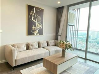 (mới) chuyển nhà cho con đi học tôi cần bán căn 70m2 ban công đn tại hà nội center point giá 6,2 tỷ