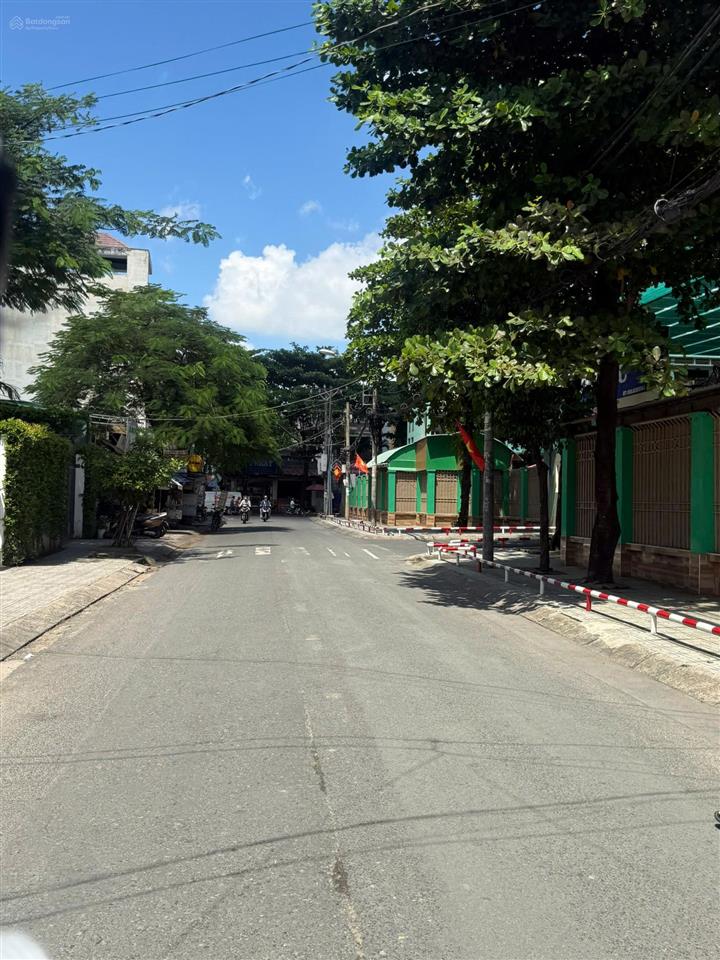 Bán nhà 2 mặt tiển đường dương quảng hàm giá 10 tỷ