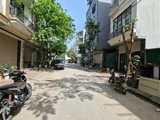 Chị thuý bán lô đất dv phân lô vỉa hè ô tô đỗ cửa ngày đêm cổng đồng la khê dt 50m, 4,2m, 10,5tỷ