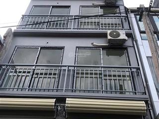 Chính chủ cho thuê toàn bộ nhà mặt phố chùa bộc, 15m2, 4 tầng, mt 2.5m giá 20 triệu/ 1 tháng