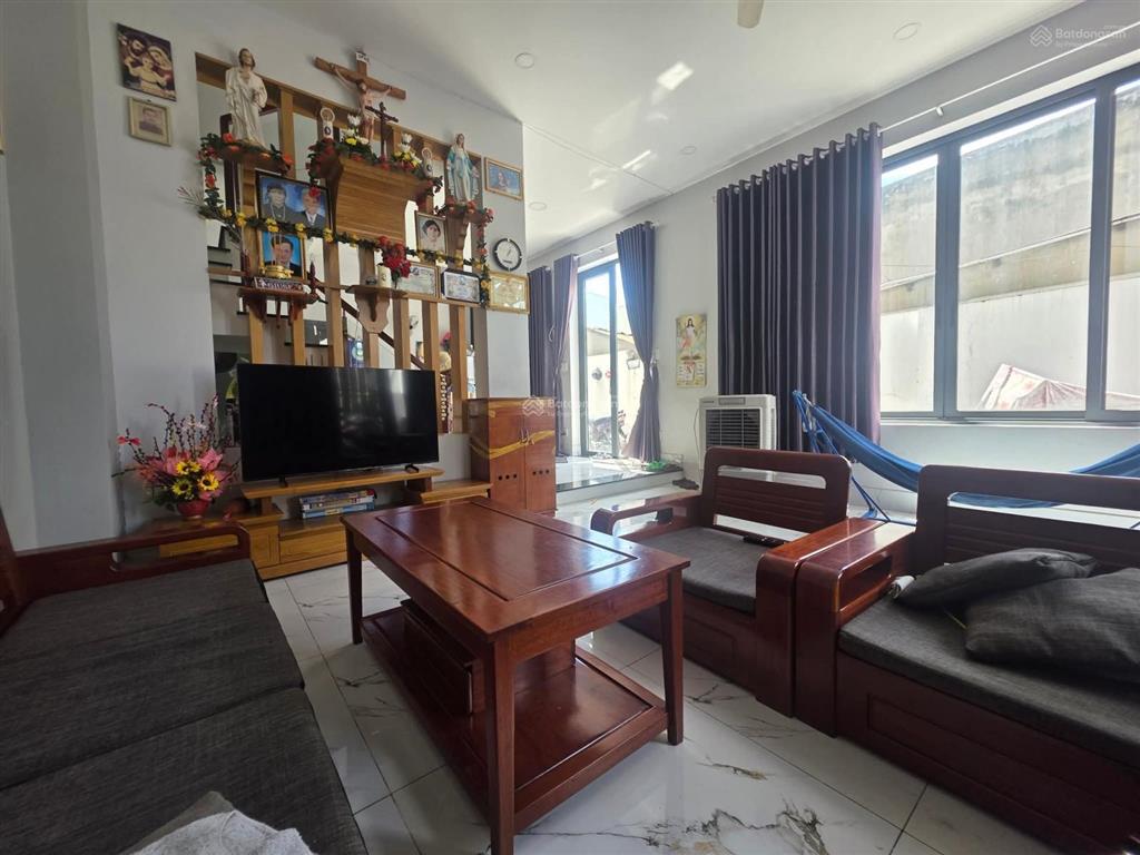 Nhà ngay chợ tam hà  tam phú  thủ đức. 130m2, 3 tầng giá tốt