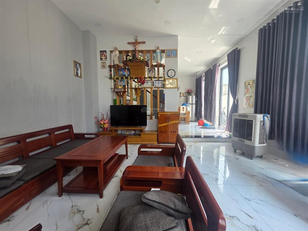 Nhà ngay chợ tam hà  tam phú  thủ đức. 130m2, 3 tầng giá tốt