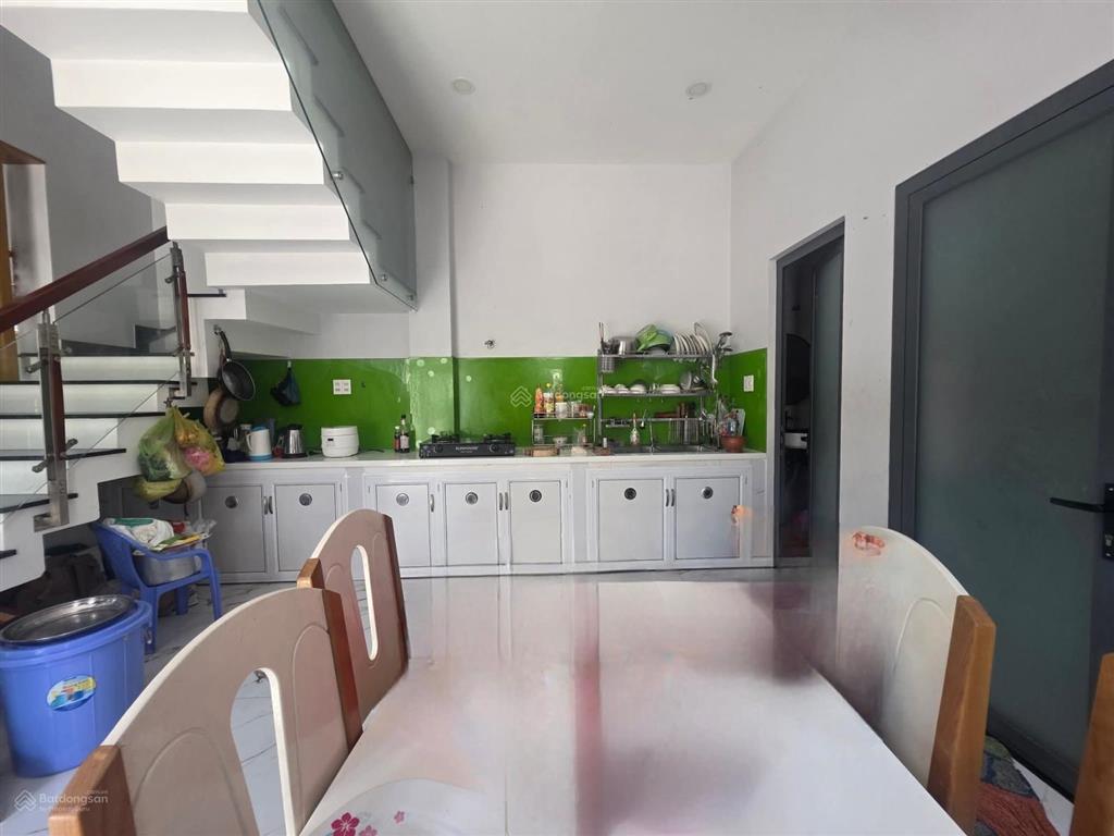 Nhà ngay chợ tam hà  tam phú  thủ đức. 130m2, 3 tầng giá tốt