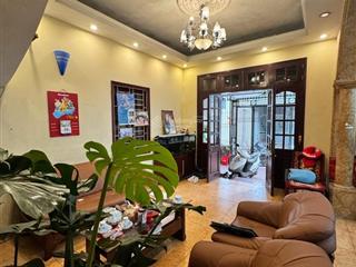 Nhà đẹp! ngọc khánh 2 thoáng, ngõ thông kinh doanh, gần phố, dân xây kiên cố ở ngay 45 m2 4 t